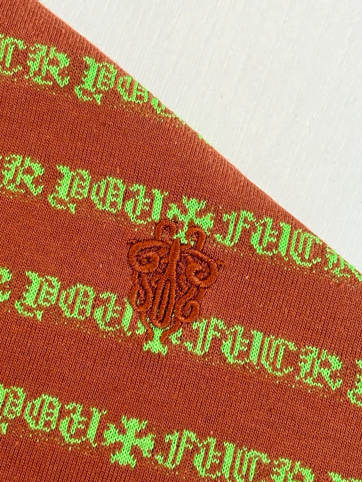 P370 Chrome Hearts*/Chrome Hearts Cross Striped POLO Long Sleeves Yarn-dyed fabrics require a minimum order of 1,000 meters. The cost is expensive. The embroidery uses imported Tajima embroidery machines. The collar leather tags use imported lambskin. The hardware uses real antique silver. The cost is extremely expensive. Size: S/M/L